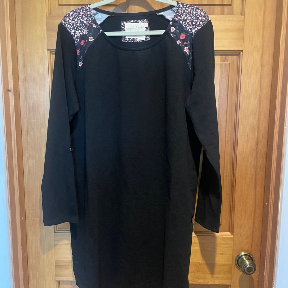 Evy’s tree carly size large Kylie tunic dress.